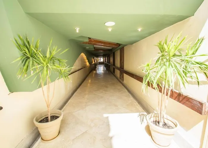 Mirette Apartahotel